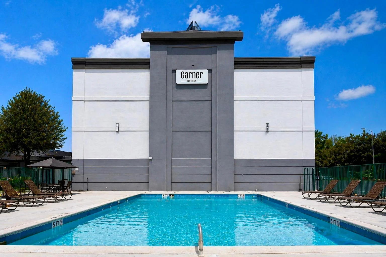 Leisure Pool 01